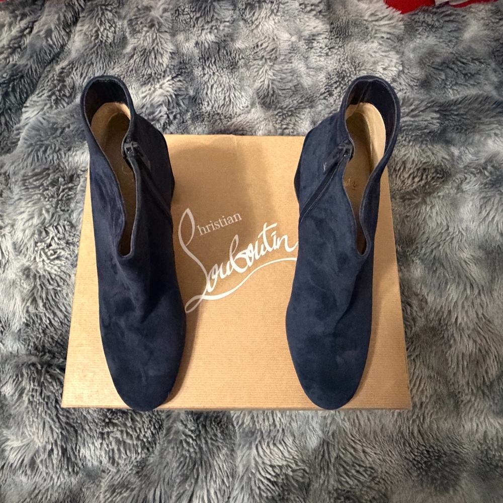 BRAND NEW CHRISTIAN LOUBOUTIN